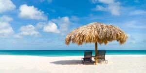 Straw,Umbrella,On,Eagle,Beach,,Aruba,On,A,Lovely,Summer